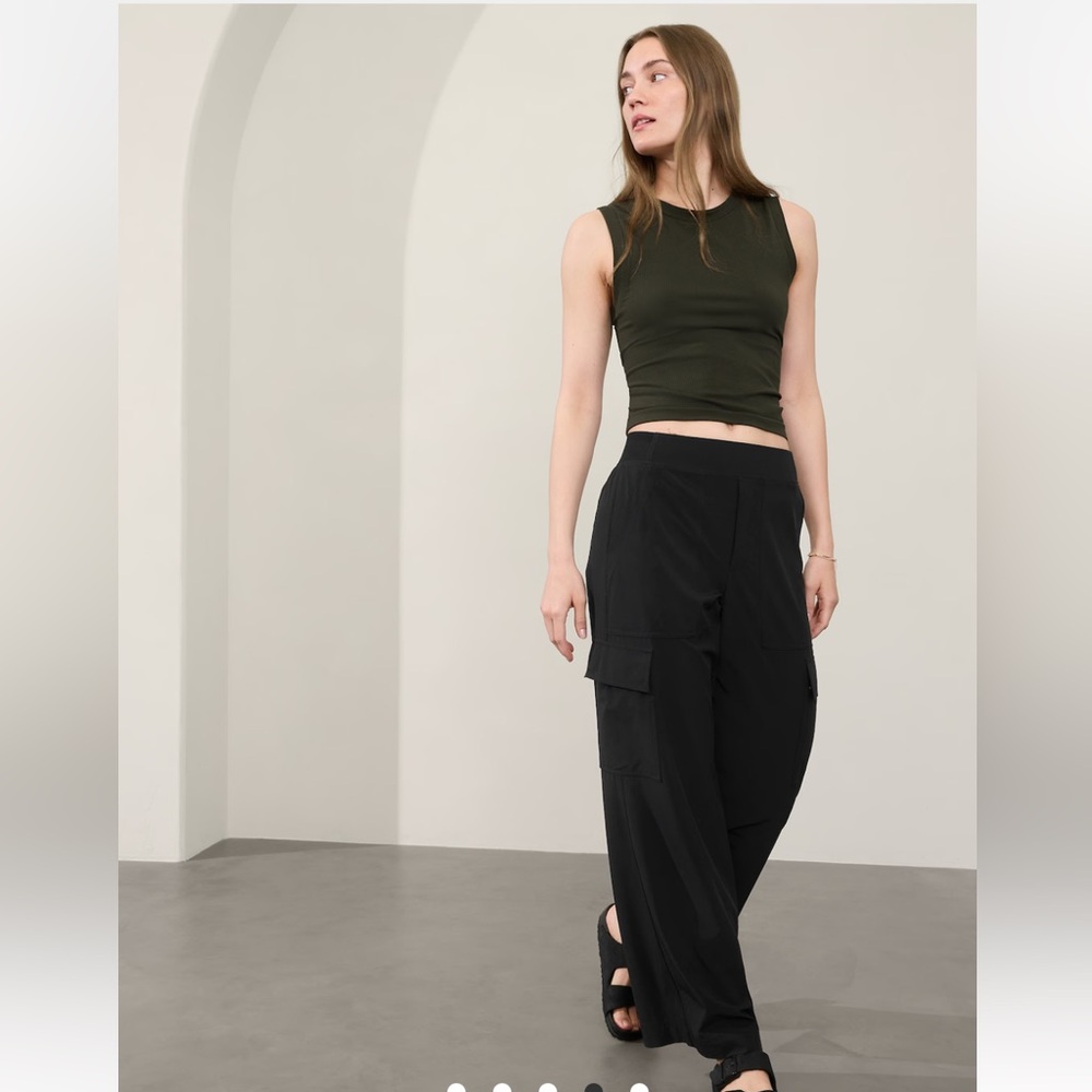 NWT Athleta Brooklyn Joggers Cargo Pants - Black size 12T